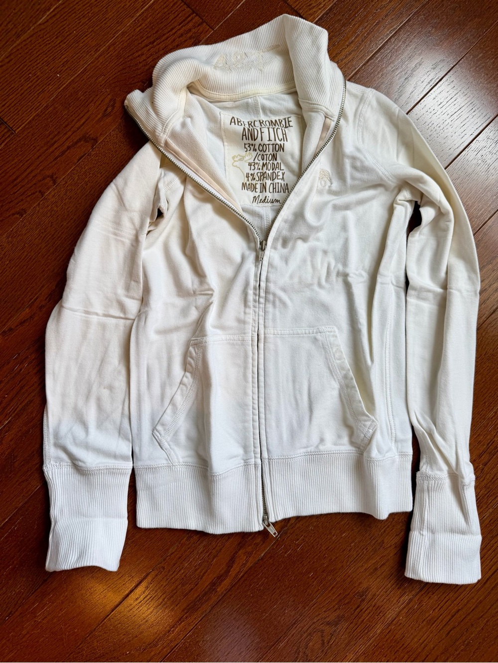 Women’s White Abercrombie & Fitch Full Zip Hoodie w/ Pockets. Size Medium.